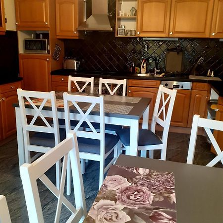 Dom Pod Różami Agroturyst Acomodação com café da manhã Srebrna Góra Exterior foto