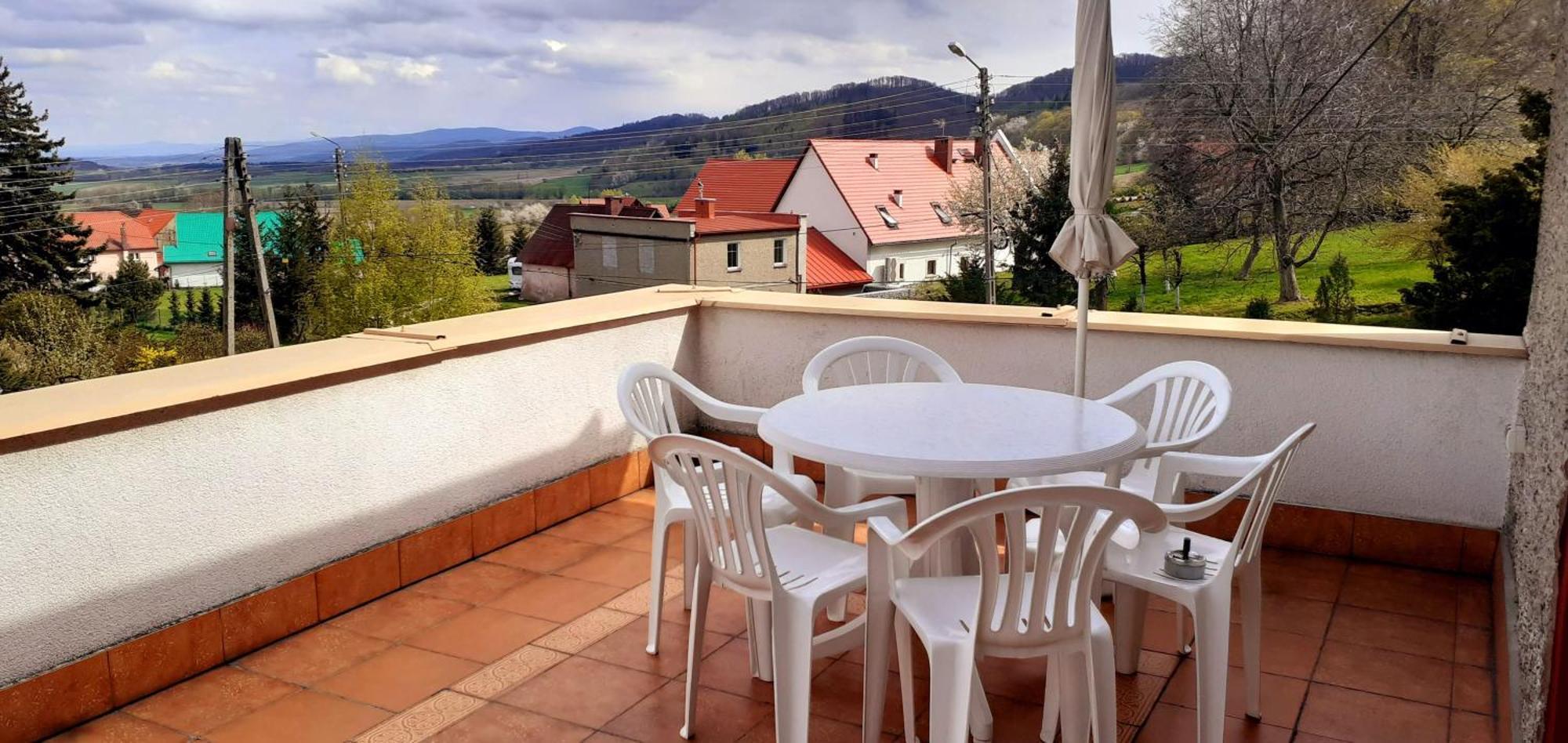 Dom Pod Różami Agroturyst Acomodação com café da manhã Srebrna Góra Exterior foto