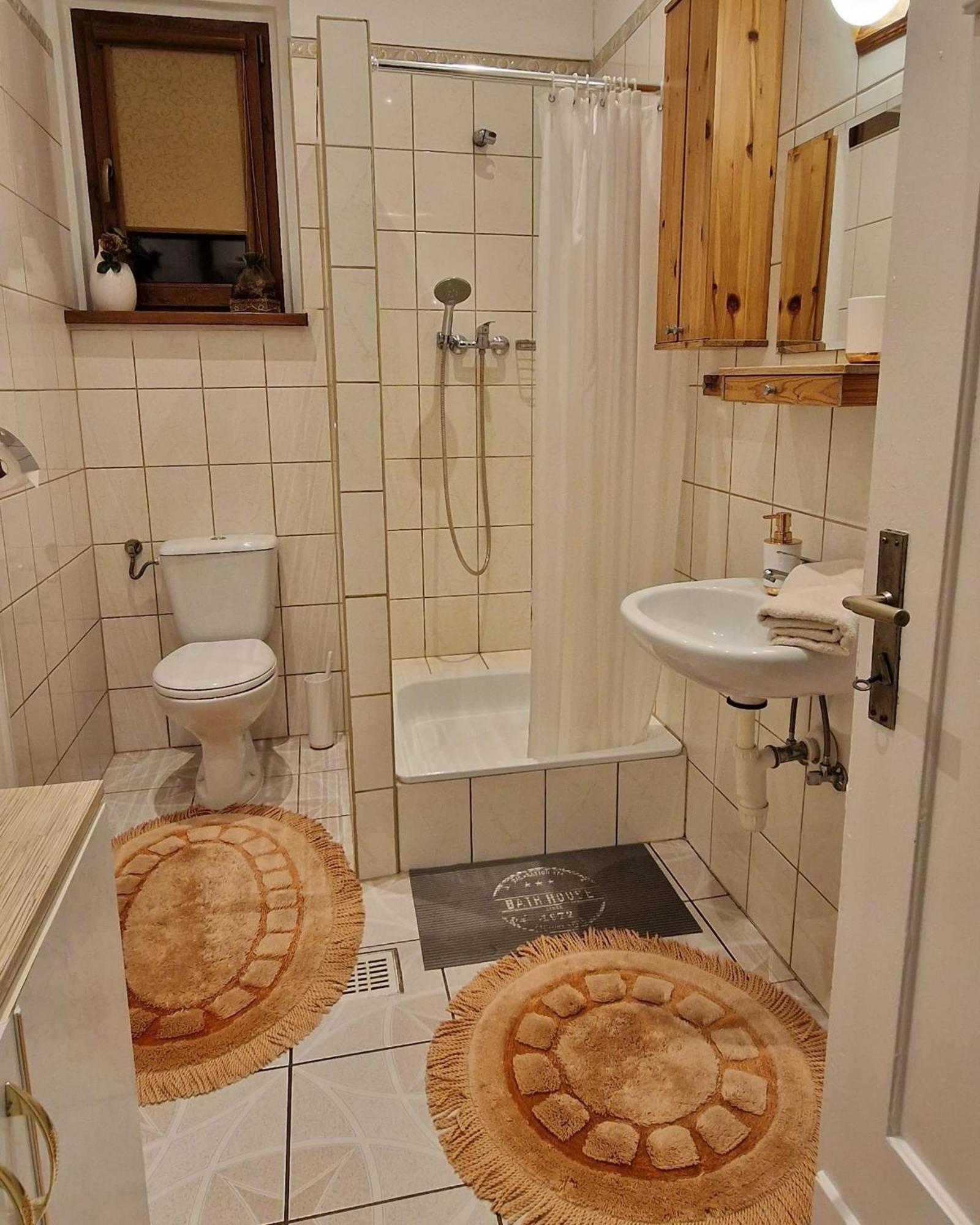 Dom Pod Różami Agroturyst Acomodação com café da manhã Srebrna Góra Exterior foto